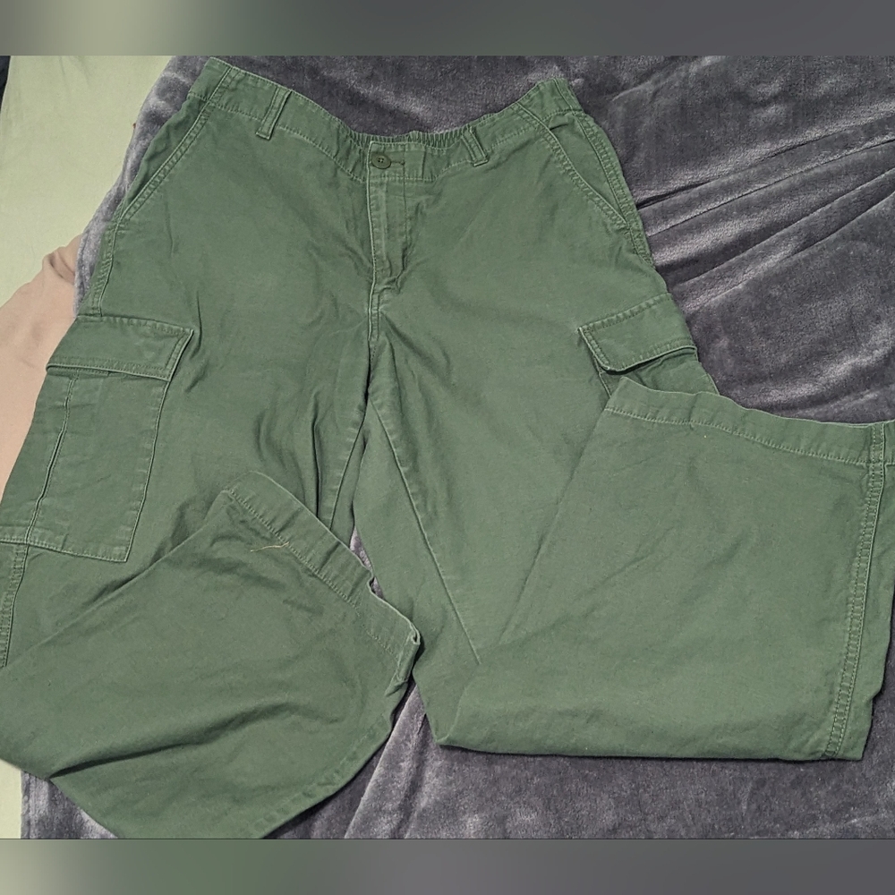 Uniqlo women's Green Cargo Pants